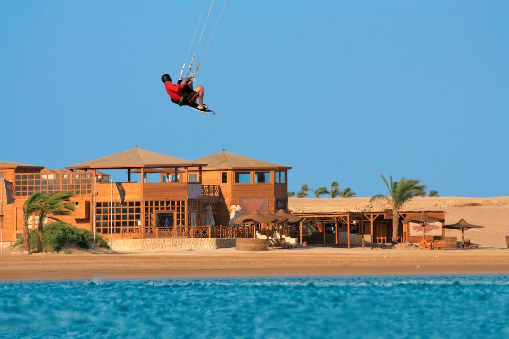 The Breakers Diving And Surfing Lodge Soma Bay Hurghada Exterior photo